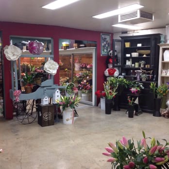 Crescenta Valley Flowers - Great selection of flowers perfect for Mothers Day! - Florists Near Me - La Crescenta, California