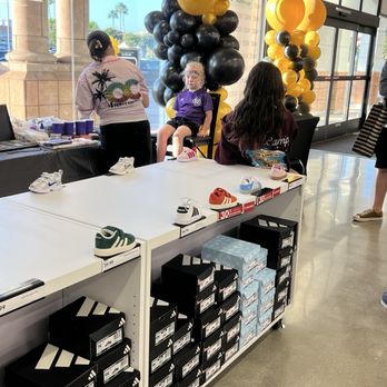 DSW Designer Shoe Warehouse - Face painting - Shoe Stores Near Me - Laguna Niguel, California DSW Designer Shoe Warehouse - Face painting - Shoe Stores Near Me - Laguna Niguel, California