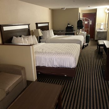 Best Western Plus Prairie Inn - Room I was given - Hotels Near Me - Albany, Oregon