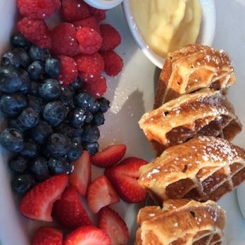 Eggs Frutti - Waffles - Breakfast & Brunch Near Me - Montreal, Quebec Eggs Frutti - Waffles - Breakfast & Brunch Near Me - Montreal, Quebec