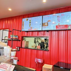MOOYAH Burgers, Fries & Shakes