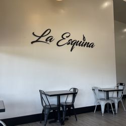 La Esquina Mexican Grill - Super clean restaurant!