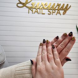 Luxury Nails Spa