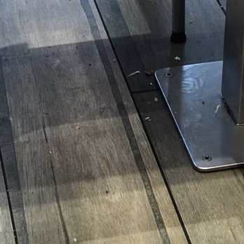KFC - Mit Abstand der schmutzigste KFC, den ich gesehen habe! - Chicken Wings Near Me - Frankfurt, HE KFC - Mit Abstand der schmutzigste KFC, den ich gesehen habe! - Chicken Wings Near Me - Frankfurt, HE