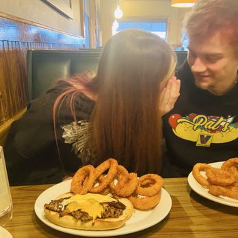 Ruby Tuesday - Daughter with bf - Burgers Near Me - Warsaw, Indiana Ruby Tuesday - Daughter with bf - Burgers Near Me - Warsaw, Indiana