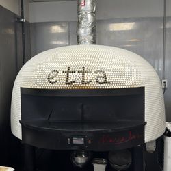 Waah Indian Bistro & Kwality Ice-Creams - Pizza oven