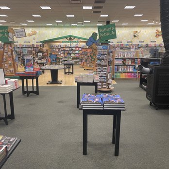 Barnes and Noble - Bookstores Near Me - Redlands, California