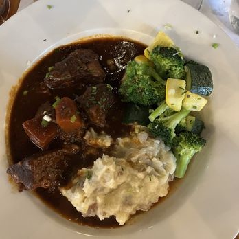 Dark Horse Restaurant - Merlot Braised Beef - American Near Me - Riverhead, New York