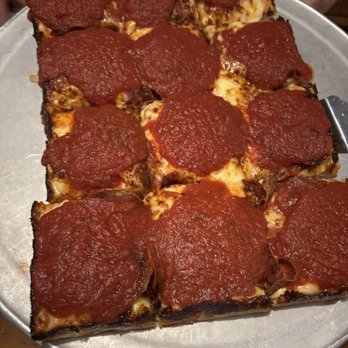 Mother Bear's Pizza Campus - Pepperoni Deep Dish Pizza - Pizza Near Me - Bloomington, Indiana Mother Bear's Pizza Campus - Pepperoni Deep Dish Pizza - Pizza Near Me - Bloomington, Indiana