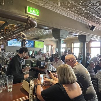 Young & Jackson - Hotels Near Me - Melbourne, VIC