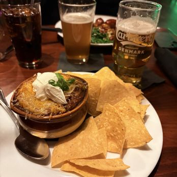 The Shannon Rose - Crock O' Chili - Burgers Near Me - Clifton, New Jersey