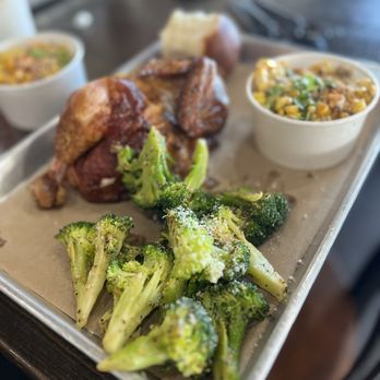 Cowboy Chicken - broccoli and sides on a tray - Chicken Shop Near Me - Irving, Texas