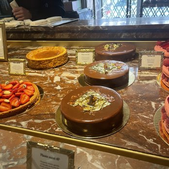 Ladurée - Macarons Near Me - Paris, 75 Ladurée - Macarons Near Me - Paris, 75