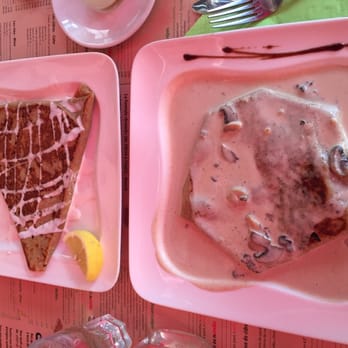 Pôp O Thym - smoked salmon with goat cheese, & chicken mushroom in white wine sauce. - Creperies Near Me - Nice, 06