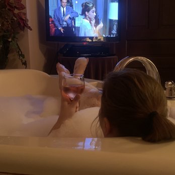 Old Northside Bed & Breakfast Inc - The tv next to the tub was fabulous, and if I were a taller person I would still be comfortable. - Hotels Near Me - Indianapolis, Indiana