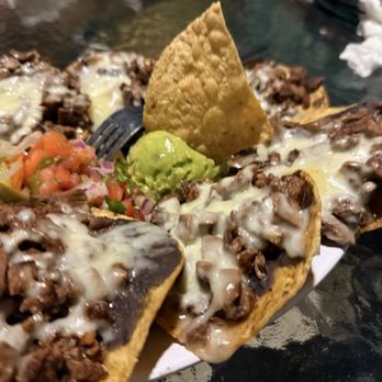 El Tizoncito - Steak full order of nachos - Mexican Near Me - Dallas, Texas