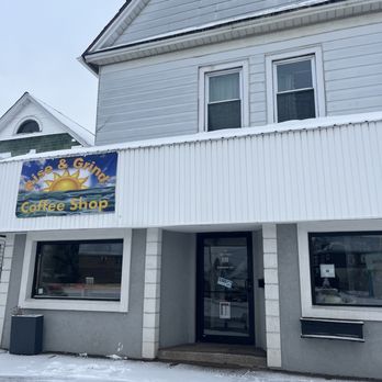 Rise & Grind - the outside of a coffee shop - Coffee & Tea Near Me - Buffalo, New York
