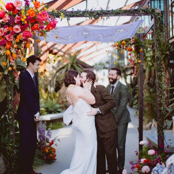 Ixora Floral Studio - Florists Near Me - Sierra Madre, California