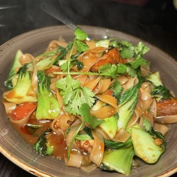 Cellar 335 - Drunken Noodle - Cocktail Bars Near Me - Jersey City, New Jersey