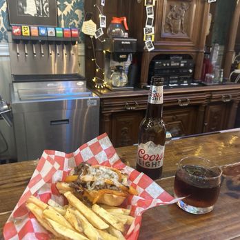 Roxanne's Pizza and Pub - Drinks & Philly cheese steak - Dive Bars Near Me - Auburn, Kentucky Roxanne's Pizza and Pub - Drinks & Philly cheese steak - Dive Bars Near Me - Auburn, Kentucky