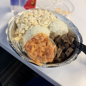 Moku Hawaiian Grill - Regular plate with Polehu steak and spicy poke - Hawaiian Near Me - Phoenix, Arizona
