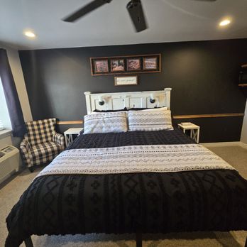 Panguitch House - Bed with simple yet homey decor. - Bed & Breakfast Near Me - Panguitch, Utah Panguitch House - Bed with simple yet homey decor. - Bed & Breakfast Near Me - Panguitch, Utah