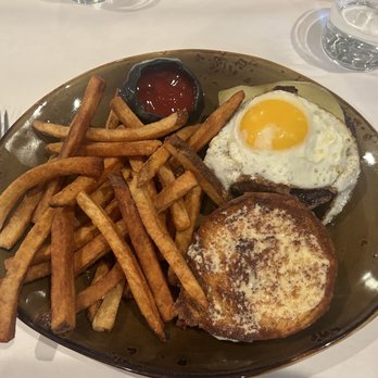 Aboyer - My really good cheeseburger at Aboyer - French Near Me - Winnetka, Illinois