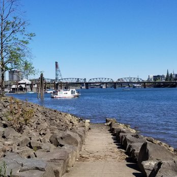 Poet's Beach - Path down to beach - Beaches Near Me - Portland, Oregon Poet's Beach - Path down to beach - Beaches Near Me - Portland, Oregon
