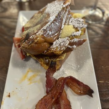 Datz - St. Pete - French Toast and bacon - Breakfast & Brunch Near Me - Saint Petersburg, Florida Datz - St. Pete - French Toast and bacon - Breakfast & Brunch Near Me - Saint Petersburg, Florida