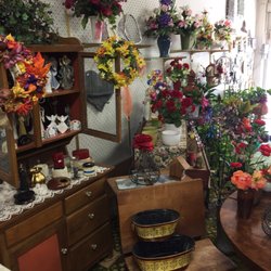 Okmulgee Blossom Shop - Nice decor
