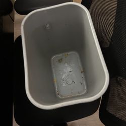 Days Inn & Suites by Wyndham Trinidad - No trash bag or liner - trashcan already filled with sticky food/drinks left behind from other guests.