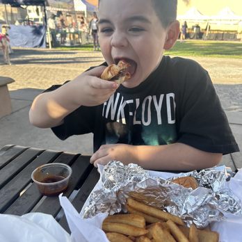 Hambone's BBQ Smokehouse - Dining outside of hambones, with a tri tip slider meal! - Barbeque Near Me - Bellflower, California