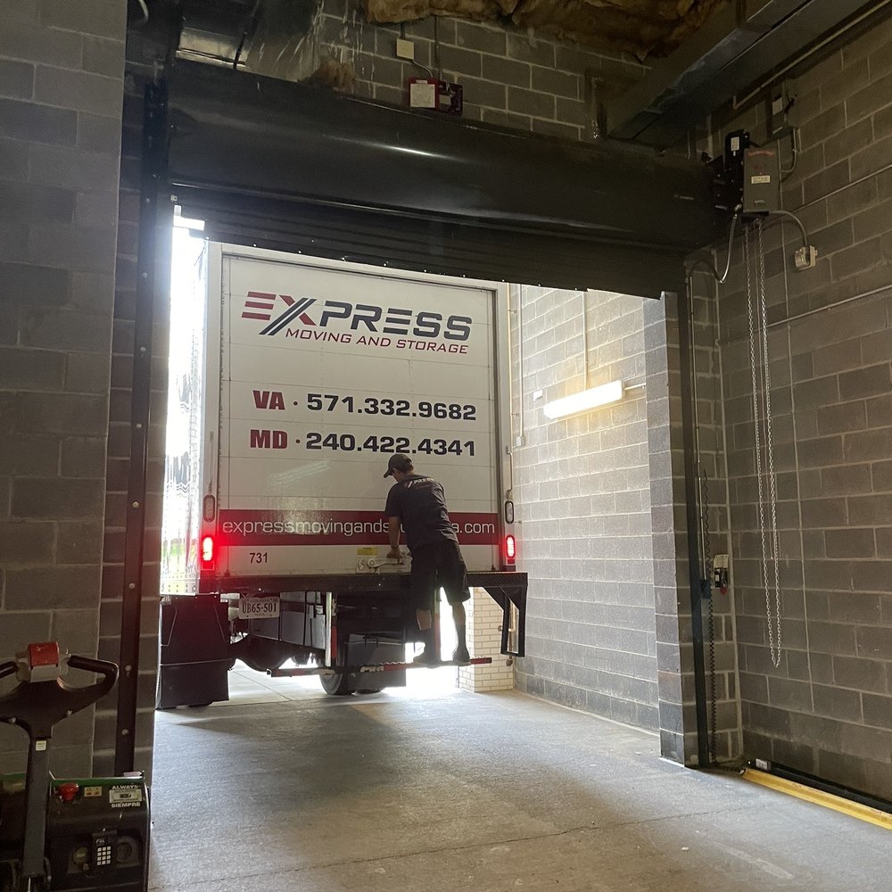 Express Moving & Storage - Truck - Movers Near Me - Alexandria, Virginia