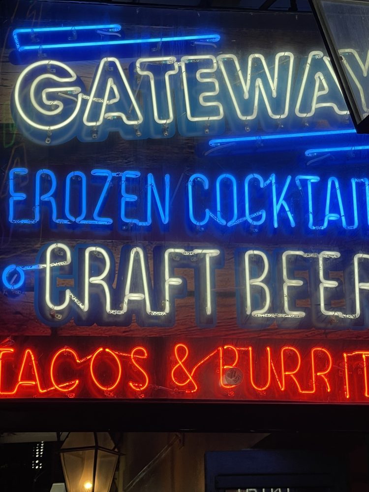Gateway Lounge Logo