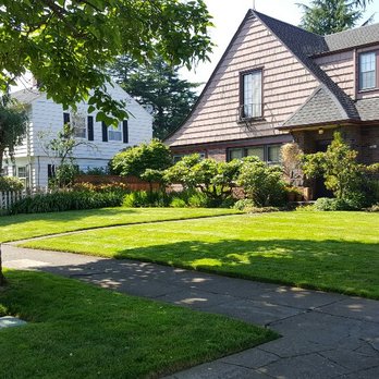 Mannny's Property Maintenance - the front yard of the home - Pressure Washers Near Me Mannny's Property Maintenance - the front yard of the home - Pressure Washers Near Me