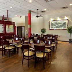 Pao's Mandarin House - Inside