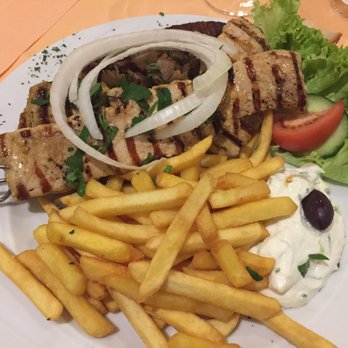 Rhodos - Das Fleisch ist prima, die Pommes knackig. Ist der zazicki aufgegessen wird es aber etwas trocken - Greek Near Me - Weiterstadt, HE Rhodos - Das Fleisch ist prima, die Pommes knackig. Ist der zazicki aufgegessen wird es aber etwas trocken - Greek Near Me - Weiterstadt, HE