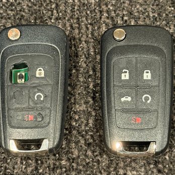 Cheap Auto Key - Old broken key fob and new key fob - Keys & Locksmiths Near Me