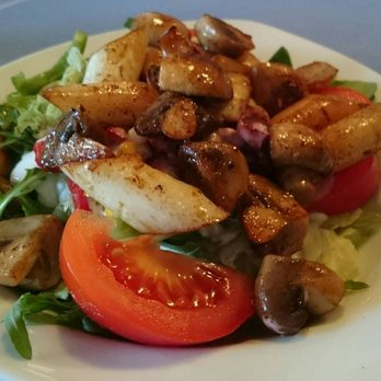 Lünner Deele - Salat mit gebratenem Spargel und Champignons - German Near Me - Haselünne, NI Lünner Deele - Salat mit gebratenem Spargel und Champignons - German Near Me - Haselünne, NI