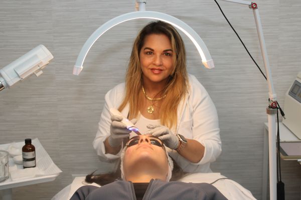 Facials & Treatments - Every facial incorporates medical grade products and includes cleansing, exfoliation, and extractions as needed. Each treatment is uniquely personalized and correctors/serums are chosen specifically for your skin care needs. Enjoy your unique facial while receiving a relaxing massage on our heated Shiatsu full body massage pad.
Chemical Peels
MicroDerm in Bottle Pore Perfection, Refining, & Detoxification
Specialty Facials
Microneedling with HA/Peptides
Optional Add-ons:
LED Light therapy with any facial
Masks with any facial
CO2 Carboxy Gel Facials & Treatments - Every facial incorporates medical grade products and includes cleansing, exfoliation, and extractions as needed. Each treatment is uniquely personalized and correctors/serums are chosen specifically for your skin care needs. Enjoy your unique facial while receiving a relaxing massage on our heated Shiatsu full body massage pad.
Chemical Peels
MicroDerm in Bottle Pore Perfection, Refining, & Detoxification
Specialty Facials
Microneedling with HA/Peptides
Optional Add-ons:
LED Light therapy with any facial
Masks with any facial
CO2 Carboxy Gel