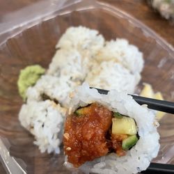 Spicy tuna roll - part of 3 item bento