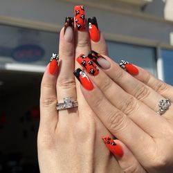 Top Nail Bar