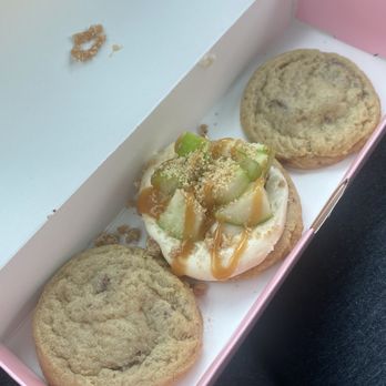 Crumbl - Plano - Bakeries Near Me - Plano, Texas