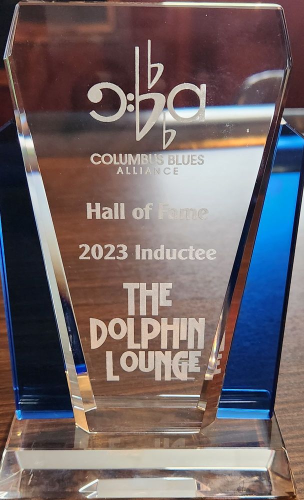 Dolphin Lounge Logo