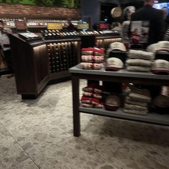 Cooper’s Hawk Winery & Restaurant - Gift shop - American Near Me - Jacksonville, Florida