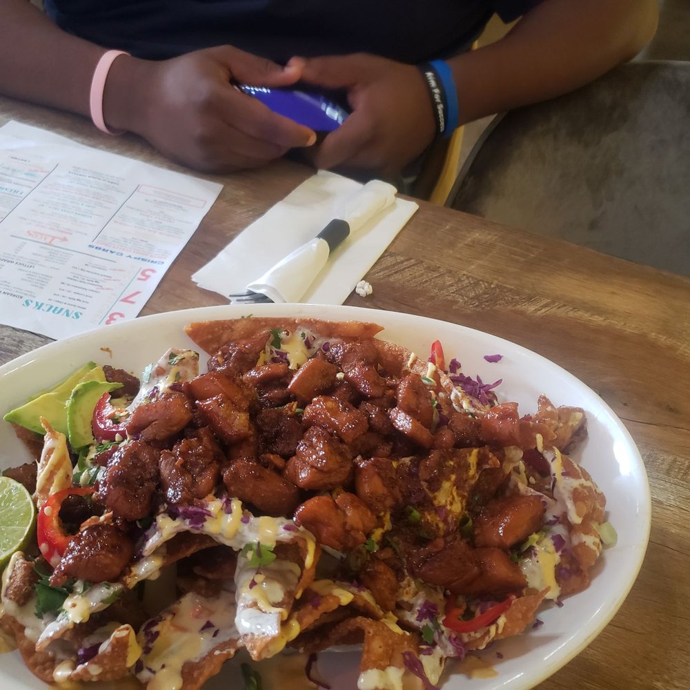 375 Social Kitchen - Wonton nachos w/chicken - Asian Fusion Near Me - Universal City, Texas