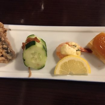 Yoshitsune Restaurant - Appetizer, first course of Chirashi set - Japanese Near Me - Honolulu, Hawaii