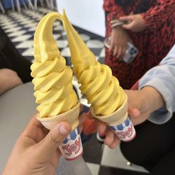 Kabul Icy Treats Cafe - Mango ice cream