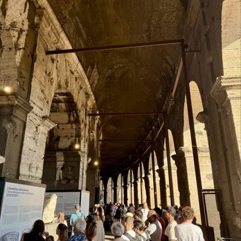Colosseo - 2nd Level outer ring - Local Flavor Near Me - Rome, RM