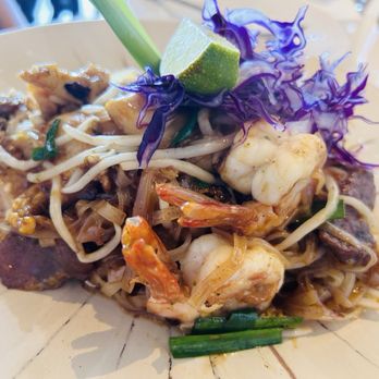 Krata - Pad Thai - Thai Near Me - Harbor City, California Krata - Pad Thai - Thai Near Me - Harbor City, California